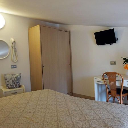 Hotel Croccia Accettura ภายนอก รูปภาพ