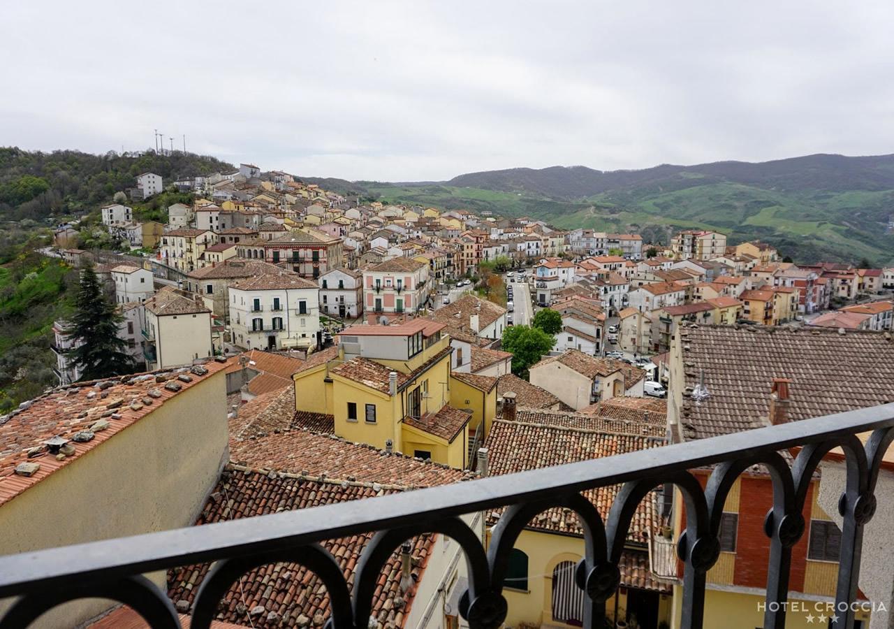 Hotel Croccia Accettura ภายนอก รูปภาพ