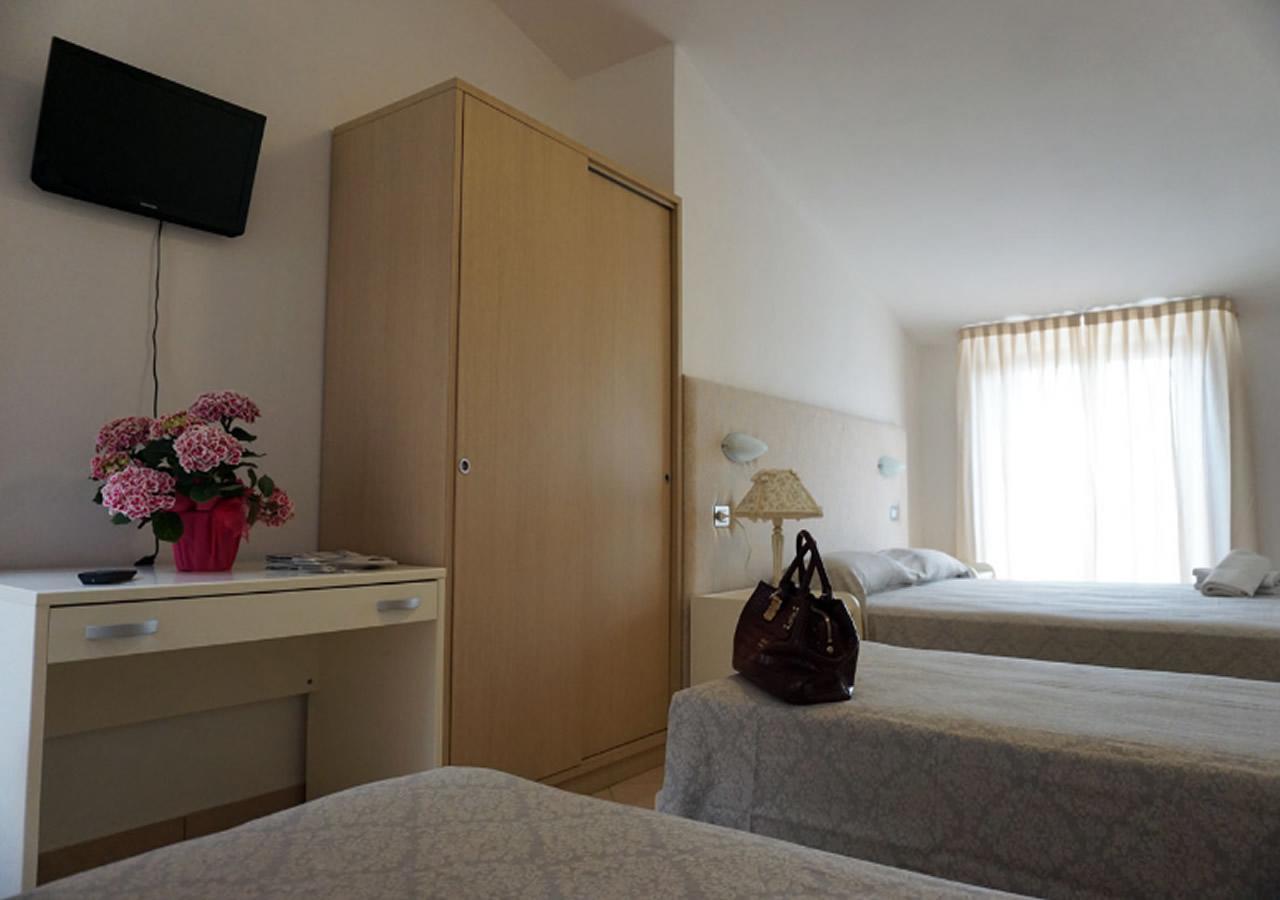 Hotel Croccia Accettura ภายนอก รูปภาพ