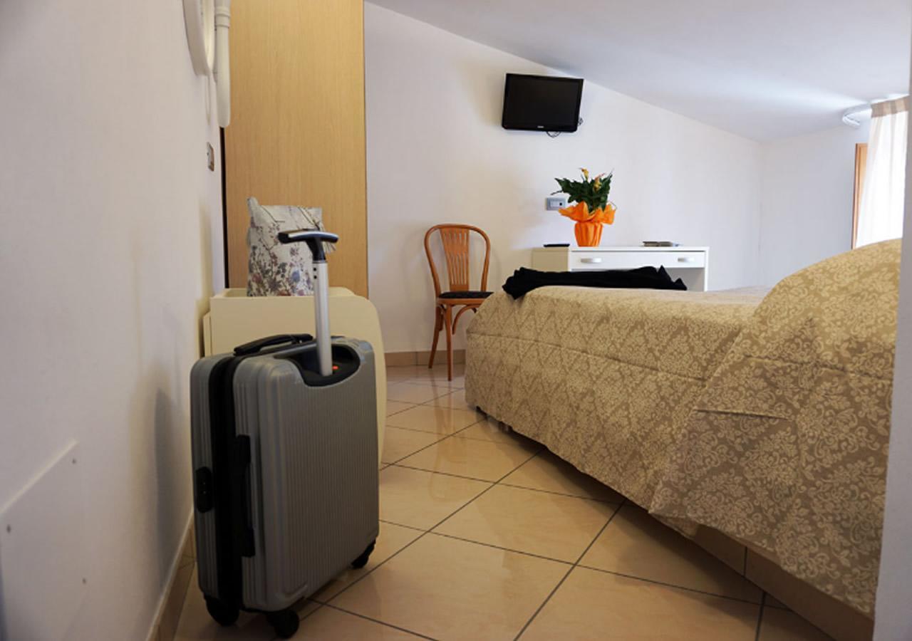 Hotel Croccia Accettura ภายนอก รูปภาพ